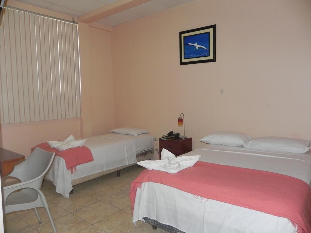 Hostal La Posada De Jose Carlos Puerto Baquerizo Moreno Værelse billede