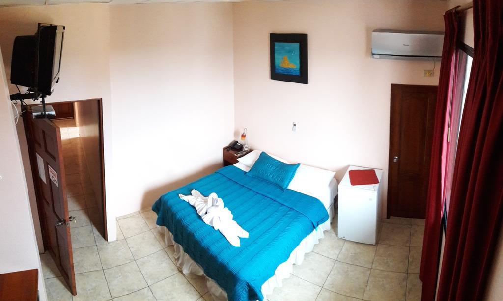 Hostal La Posada De Jose Carlos Puerto Baquerizo Moreno Eksteriør billede